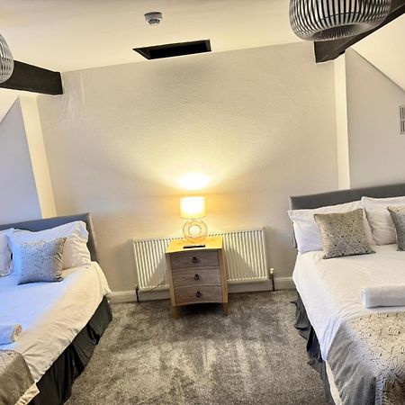Shm Stays Solihull Hs2 Nec Airport Nr M6 M40 M42 Great For Long & Short Stays 15 Min Walk To Train Station 5 Min Drive To Town Centre Outside Bus Stops & Supermarket Free Parking Extérieur photo